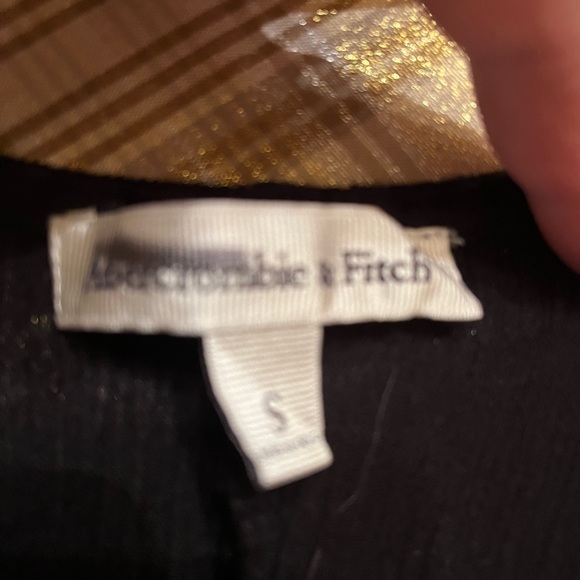 Abercrombie and Fitch guys pretty string halter top. - Picture 4 of 5